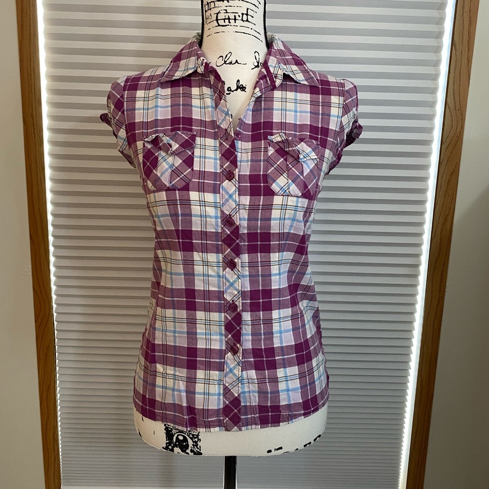 Button up shirt.